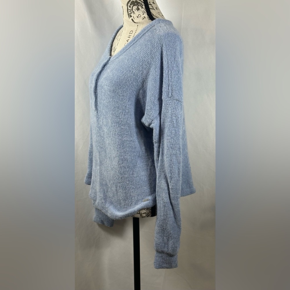 Hollister Light Blue Knit Top - Picture 3 of 11
